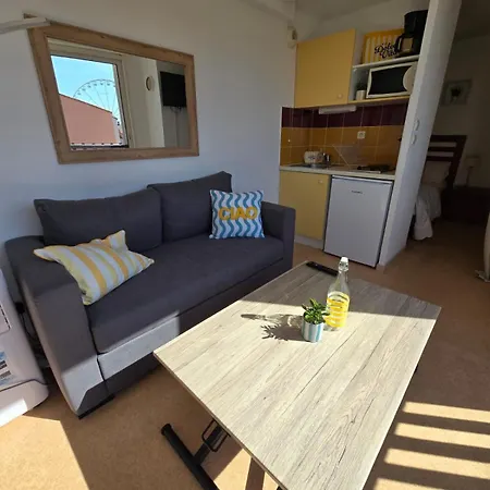 Avec Piscine 2-4 Personnes A Deux Pas Du Port Apartman